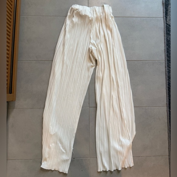 charcoal Pants - Charcoal Clothing Co Cream Pleated Wide-Leg Pants